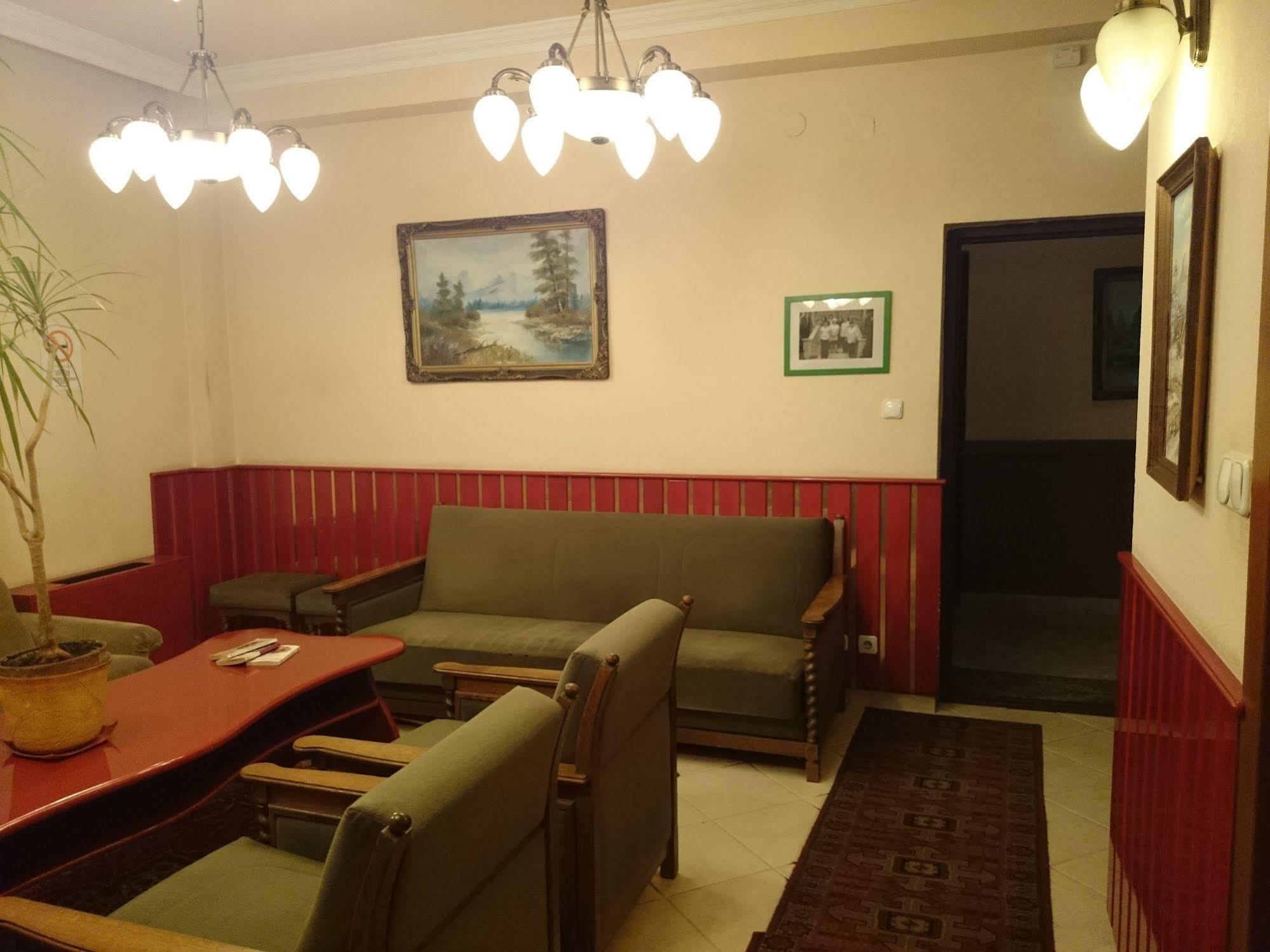Happy Aparthotel